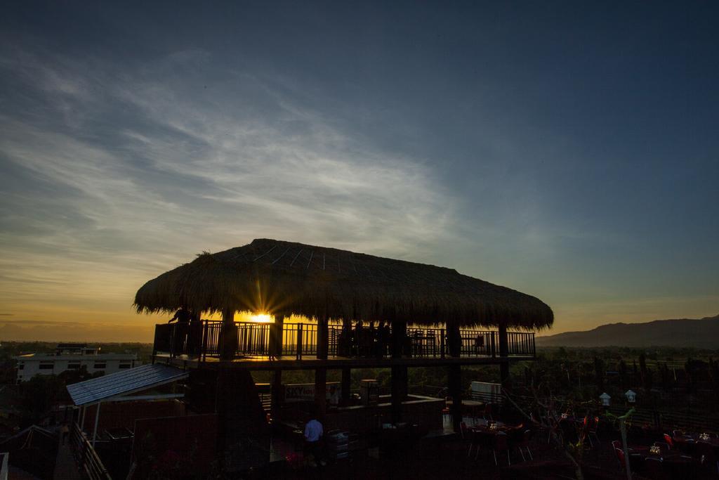 Pratama Hotel & Convention Mataram Exterior photo