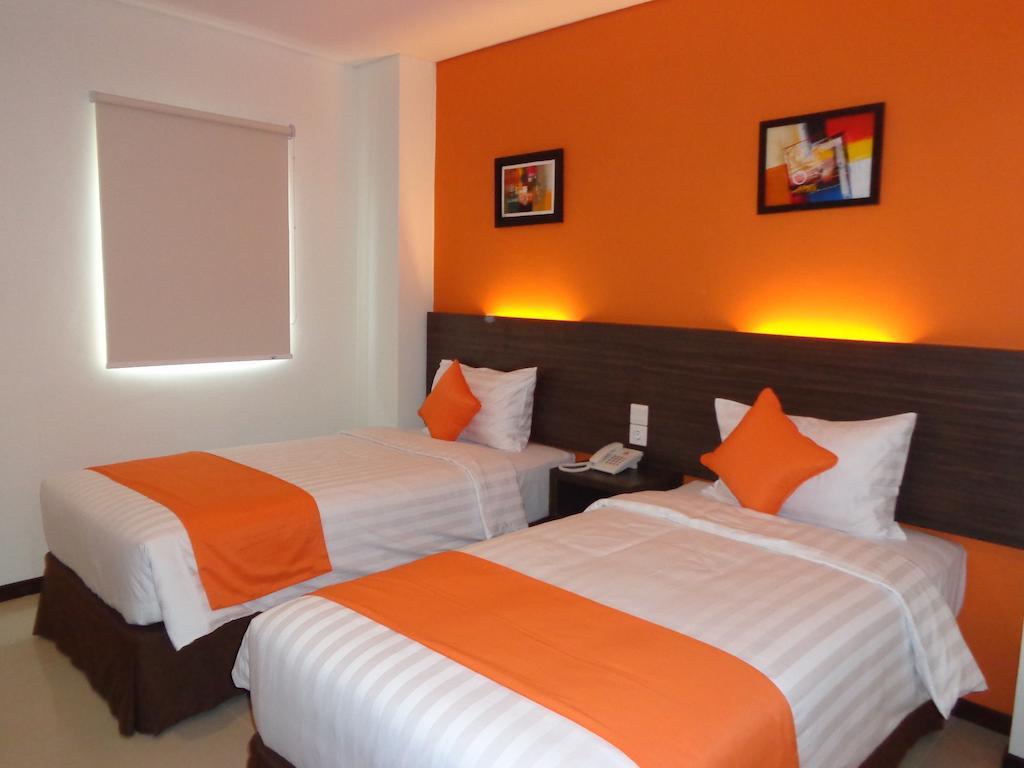 Pratama Hotel & Convention Mataram Exterior photo