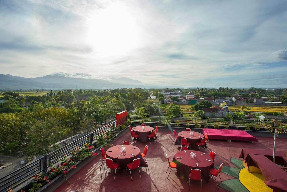 Pratama Hotel & Convention Mataram Exterior photo