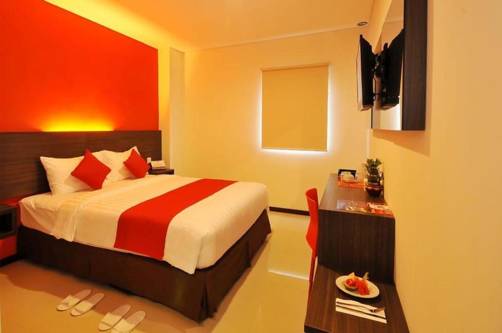 Pratama Hotel & Convention Mataram Exterior photo