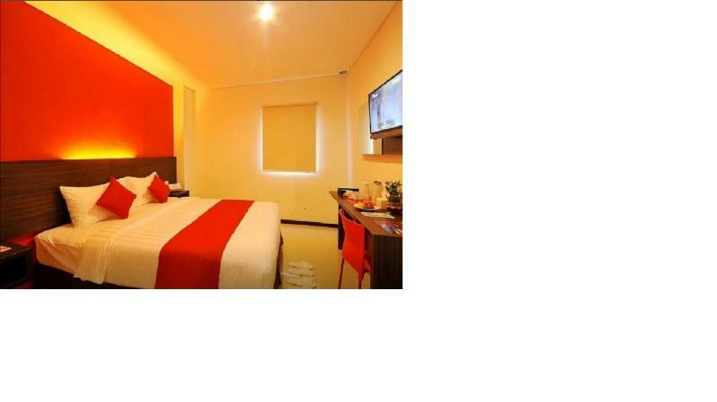 Pratama Hotel & Convention Mataram Exterior photo