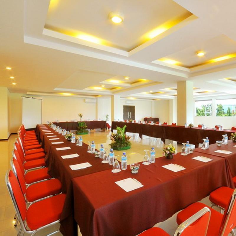 Pratama Hotel & Convention Mataram Exterior photo